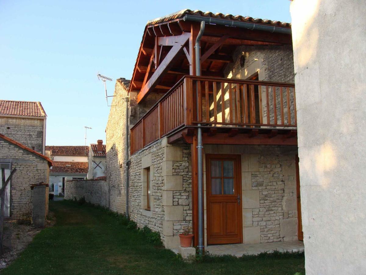 Apartament Au Col De Cygne Blanzac-les-Matha Zewnętrze zdjęcie